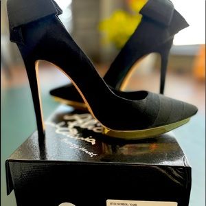 Alice and Olivia women’s shoes